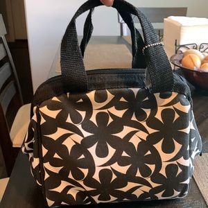 Fit & Fresh Black and White Lunchbox
